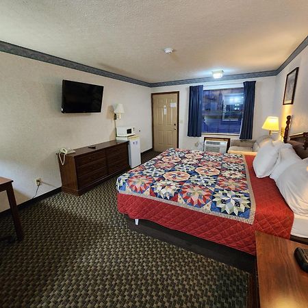 Americas Inn บาร์ดสทาวน์ ภายนอก รูปภาพ