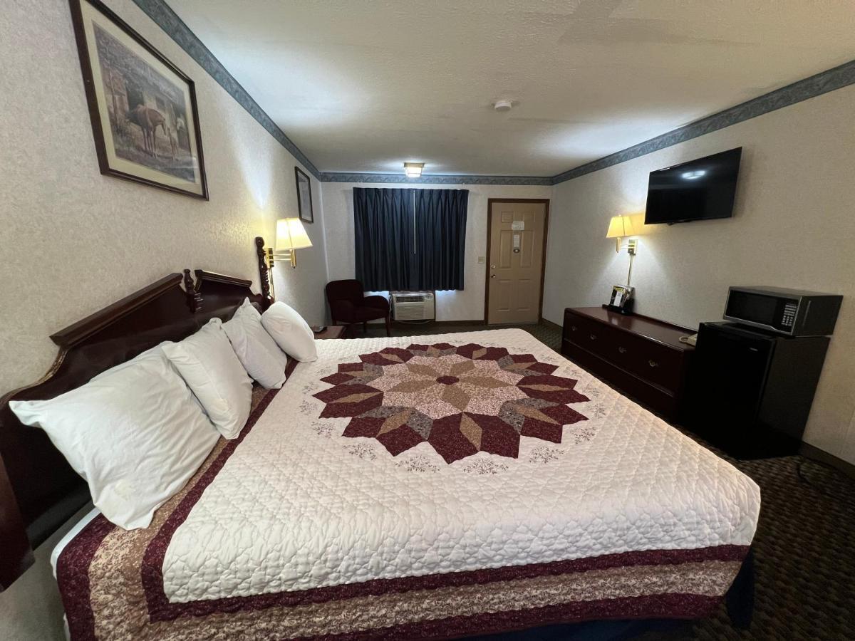 Americas Inn บาร์ดสทาวน์ ภายนอก รูปภาพ