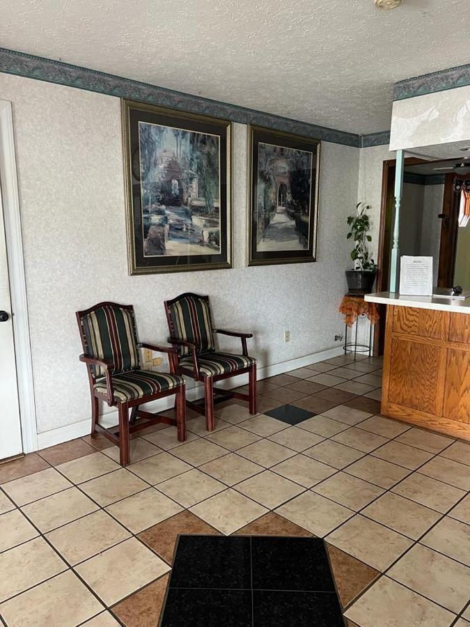 Americas Inn บาร์ดสทาวน์ ภายนอก รูปภาพ