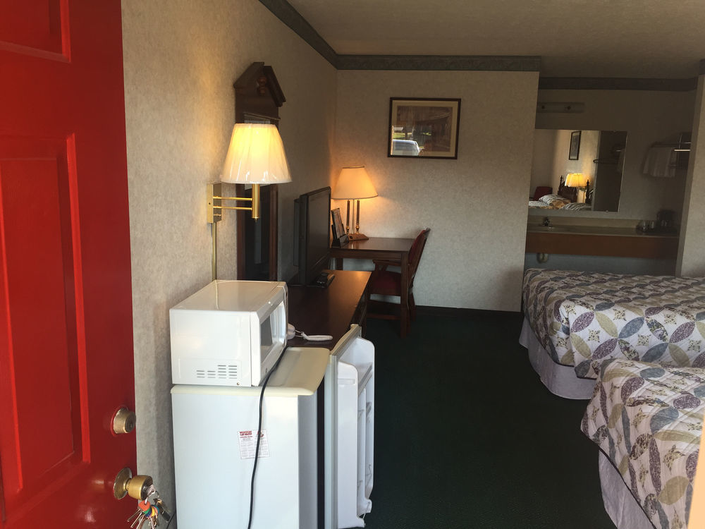 Americas Inn บาร์ดสทาวน์ ภายนอก รูปภาพ