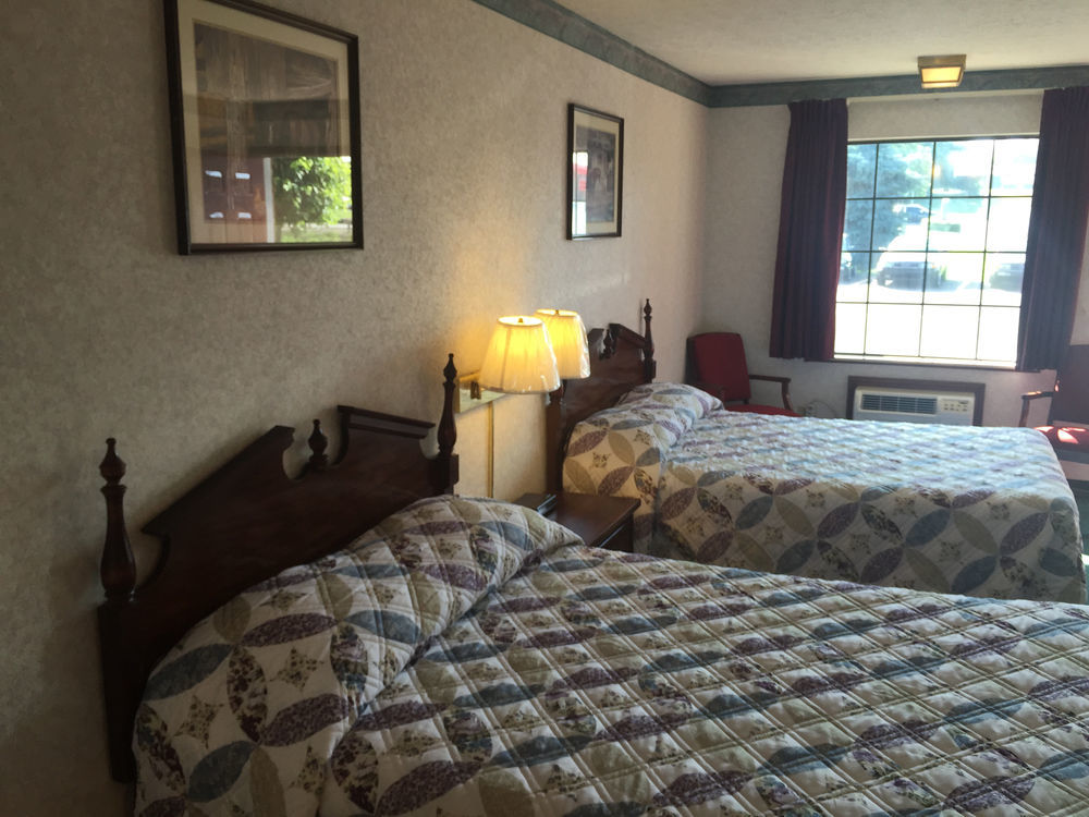 Americas Inn บาร์ดสทาวน์ ภายนอก รูปภาพ